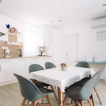 Katang Vendeghaz Apartament Tardosbanya